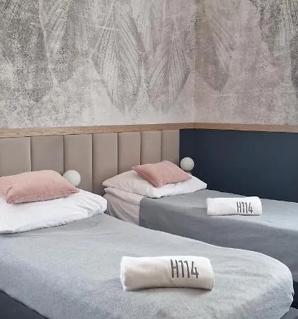 Wygodne H114 شقة *